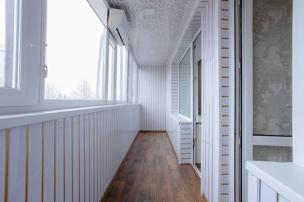 Можно ли устанавливать кондиционер на застекленном балконе? Можно ли устанавливать кондиционер на застекленном балконе?